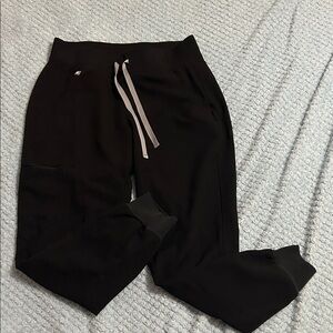 Black Fig Zamora Style Scrub Bottoms